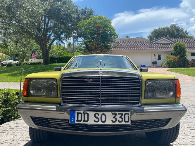 Mercedes-benz-280se-1981-Yellow-23