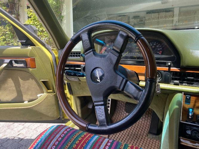 Mercedes-benz-280se-1981-Yellow-3