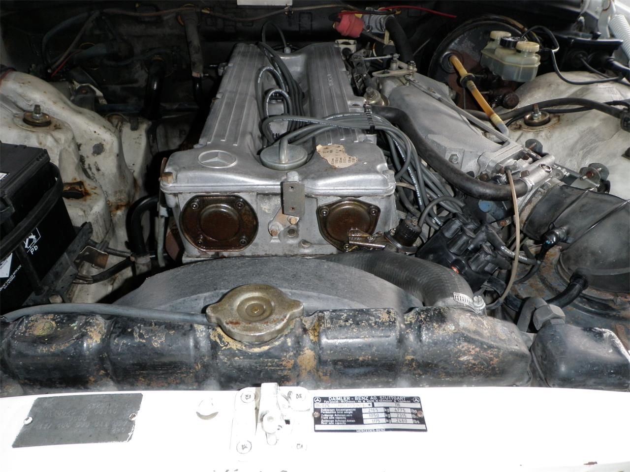 Mercedes-benz-280sel-1973-Pastel-White-Black-13