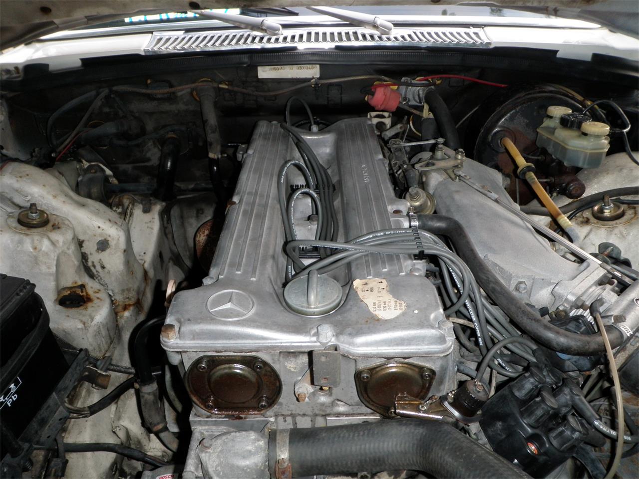 Mercedes-benz-280sel-1973-Pastel-White-Black-18
