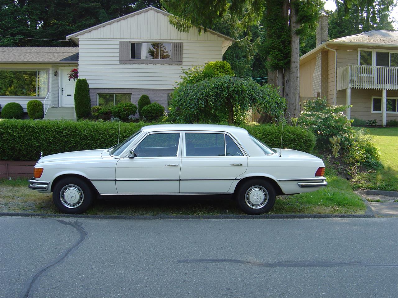 Mercedes-benz-280sel-1973-Pastel-White-Black