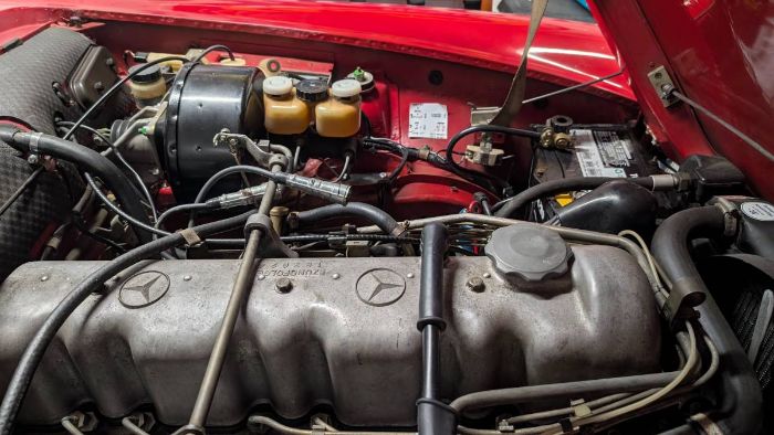 Mercedes-benz-280sl-1969-Signal-Red-Black-to-3