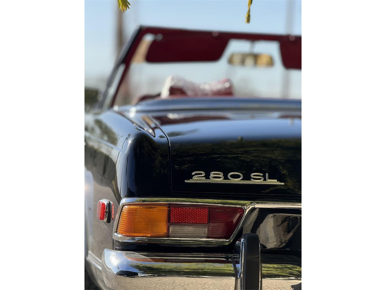 Mercedes-benz-280sl-1970-Black-Classic-Red-15
