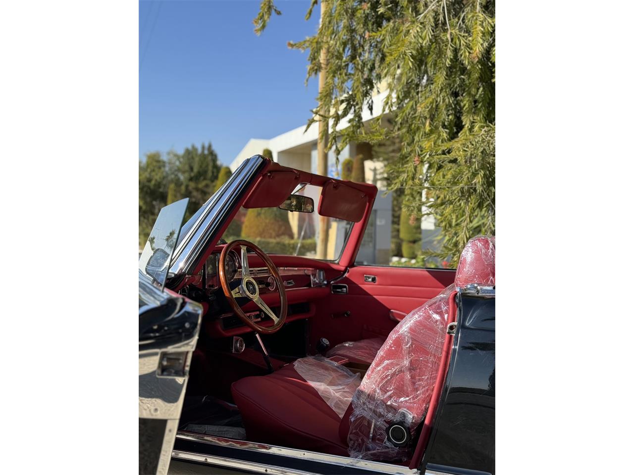 Mercedes-benz-280sl-1970-Black-Classic-Red-2