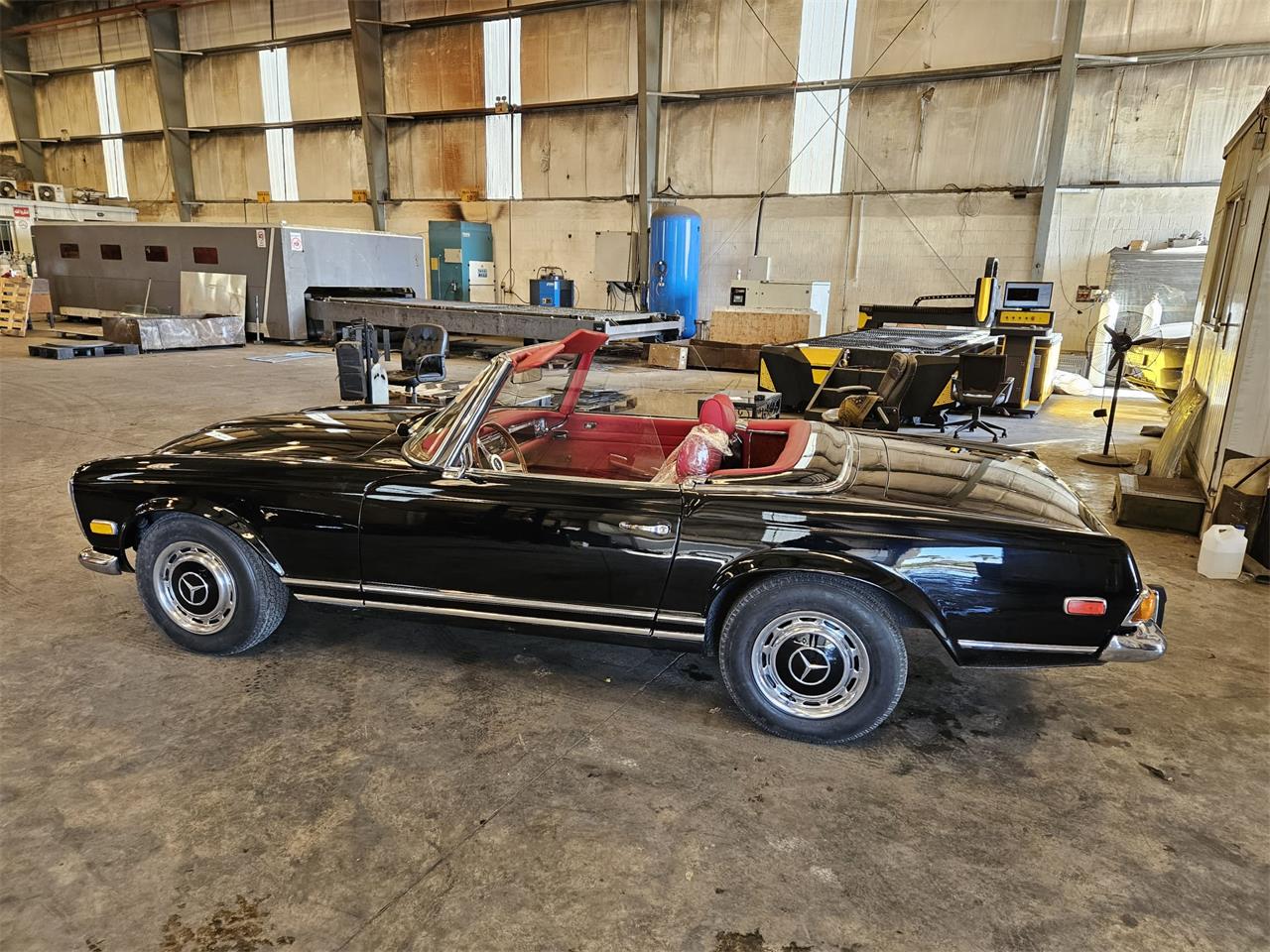 Mercedes-benz-280sl-1970-Black-Classic-Red-20