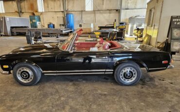 Mercedes-benz-280sl-1970-Black-Classic-Red-21