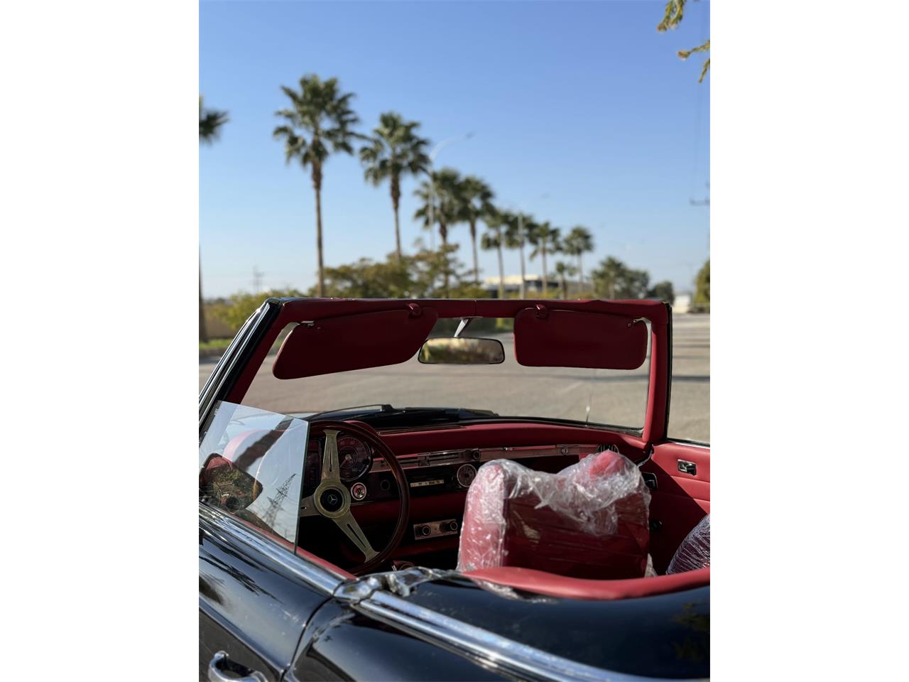 Mercedes-benz-280sl-1970-Black-Classic-Red-27