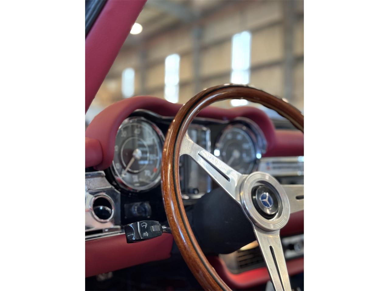 Mercedes-benz-280sl-1970-Black-Classic-Red-3