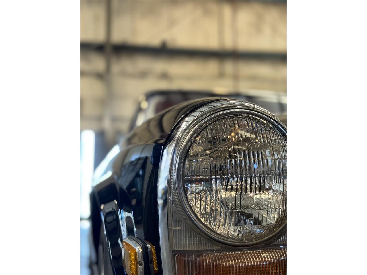 Mercedes-benz-280sl-1970-Black-Classic-Red-36
