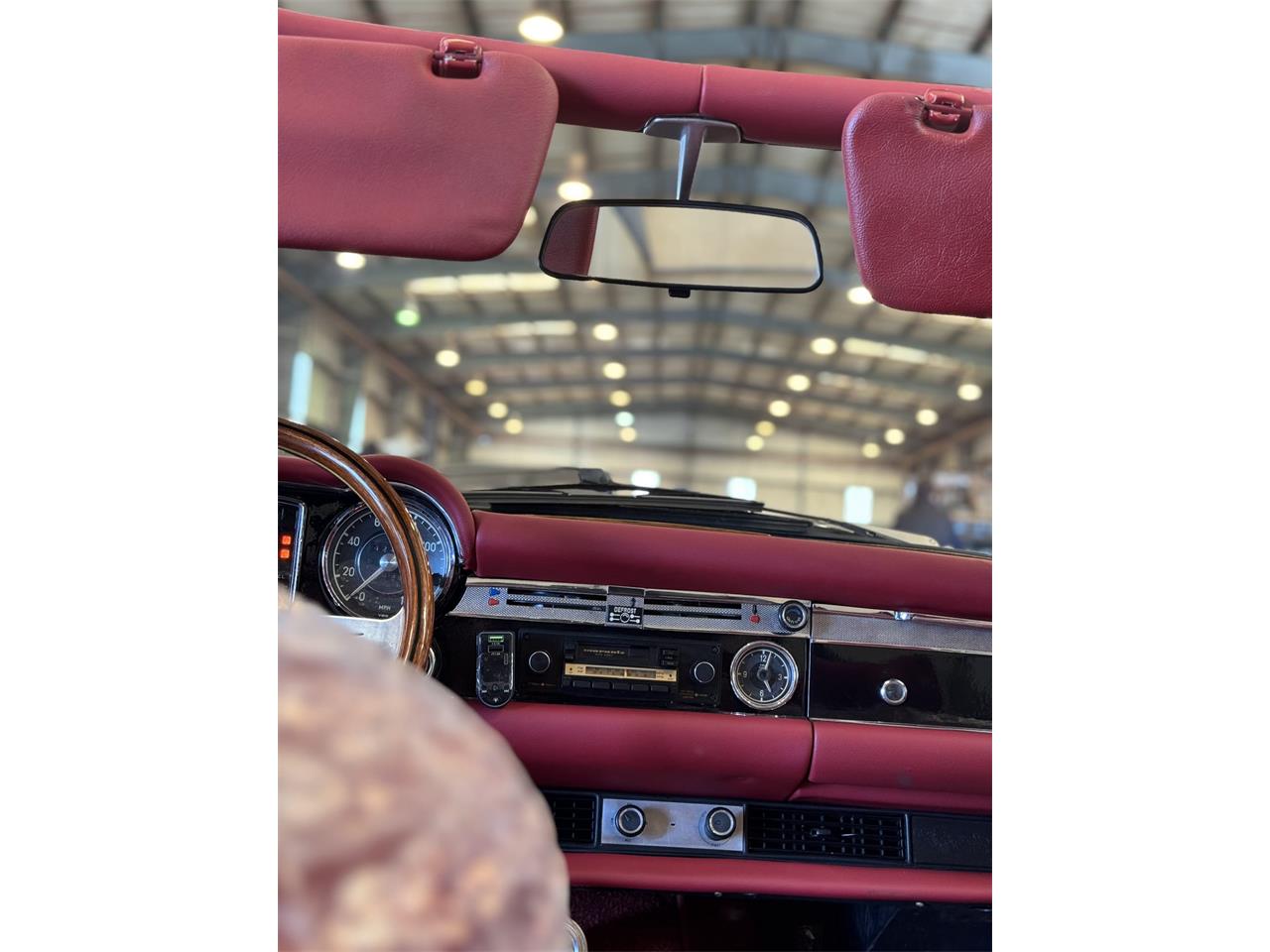 Mercedes-benz-280sl-1970-Black-Classic-Red-40