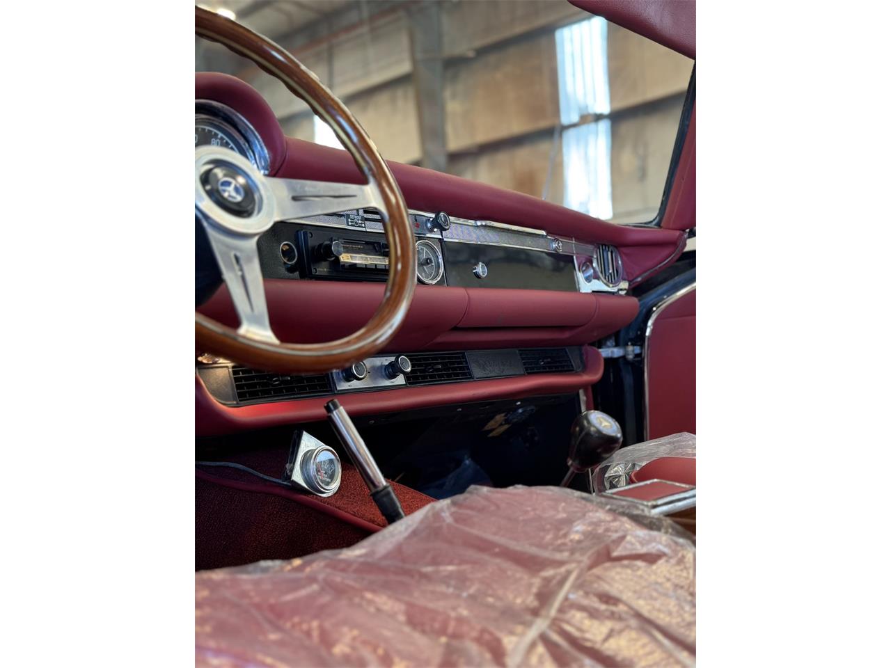 Mercedes-benz-280sl-1970-Black-Classic-Red-42