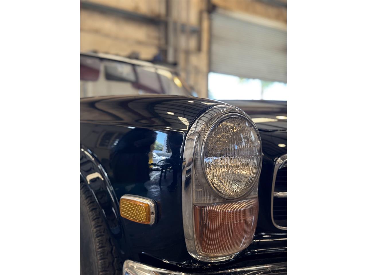 Mercedes-benz-280sl-1970-Black-Classic-Red-44