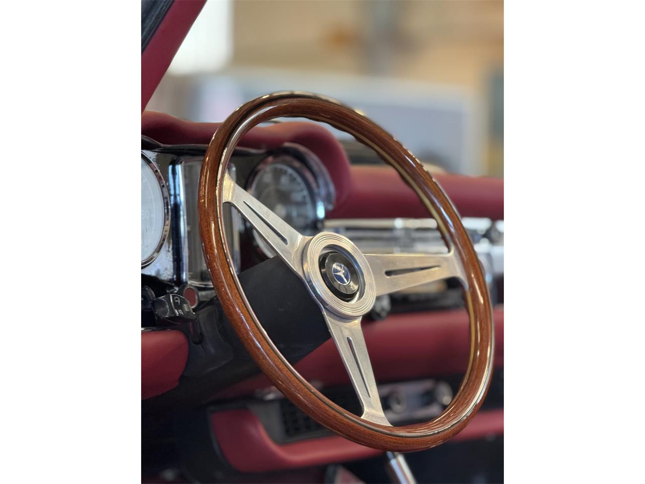 Mercedes-benz-280sl-1970-Black-Classic-Red-45