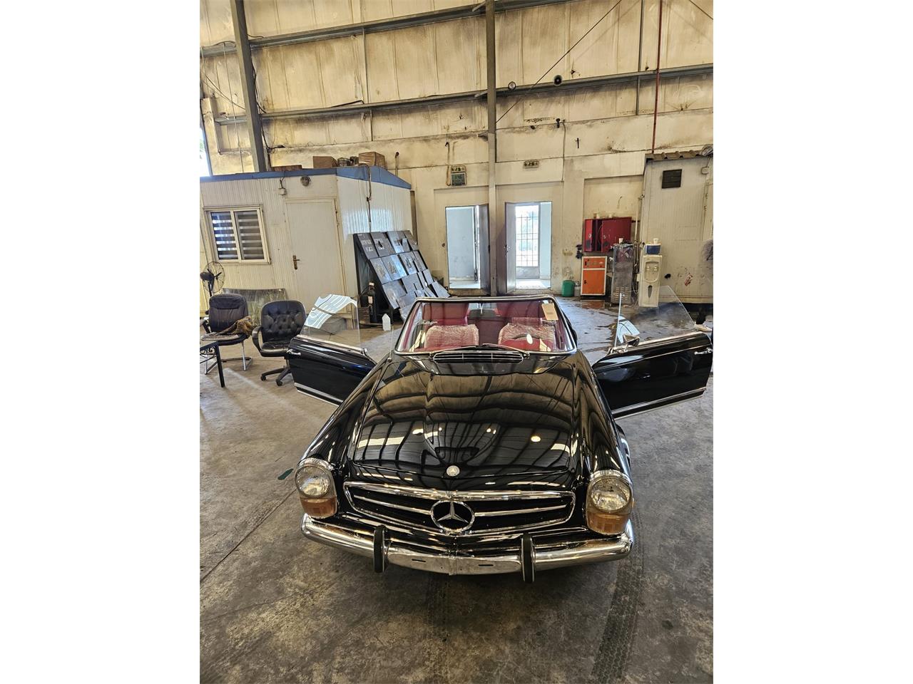 Mercedes-benz-280sl-1970-Black-Classic-Red-47