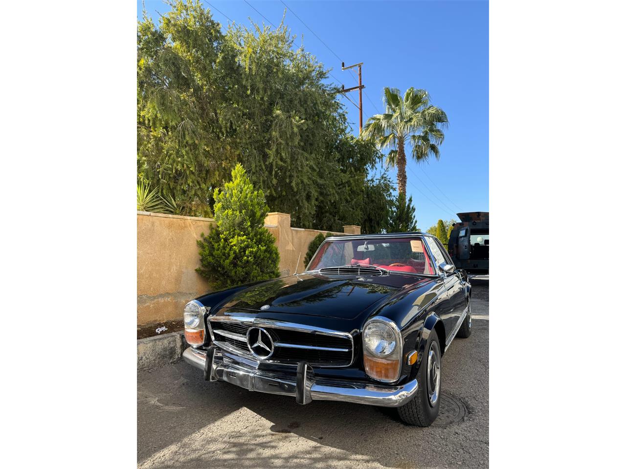 Mercedes-benz-280sl-1970-Black-Classic-Red-48