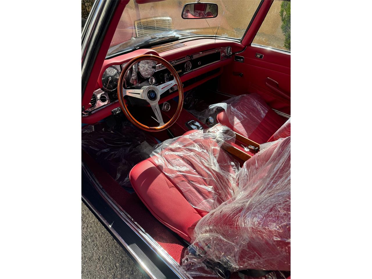 Mercedes-benz-280sl-1970-Black-Classic-Red-49
