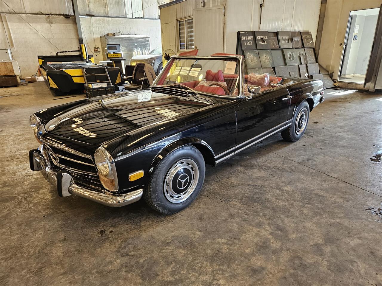 Mercedes-benz-280sl-1970-Black-Classic-Red