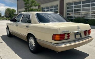 Mercedes-benz-300-300se-1989-custom-1