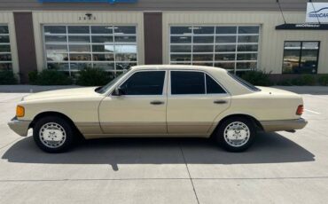 Mercedes-benz-300-300se-1989-custom-4