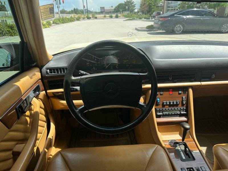 Mercedes-benz-300-300se-1989-custom-7
