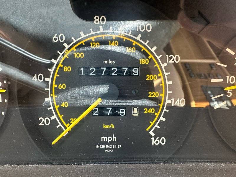 Mercedes-benz-300-300se-1989-custom-8