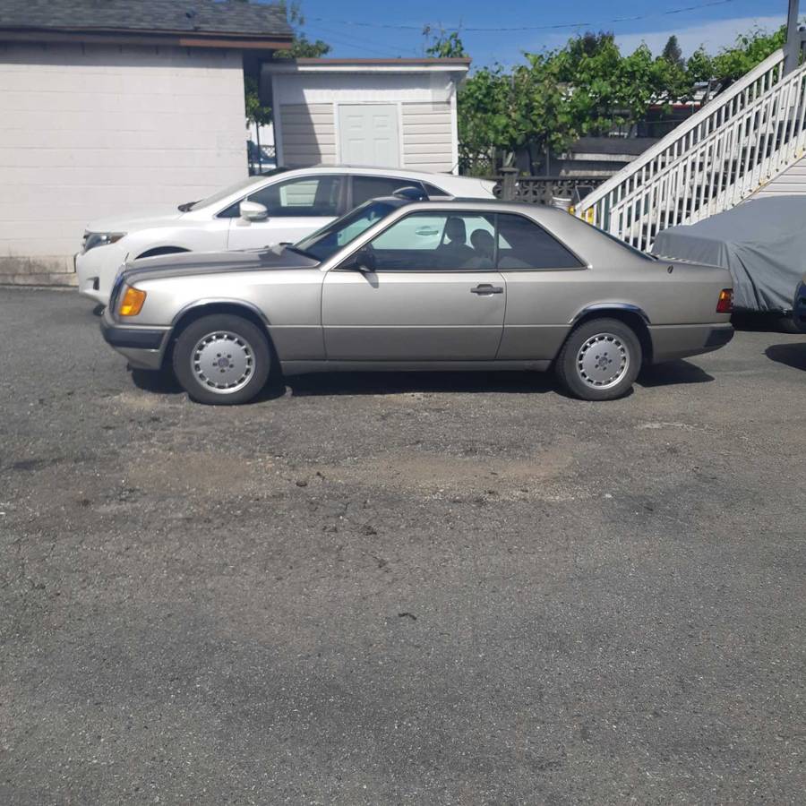 Mercedes-benz-300-ce-1988-silver-1