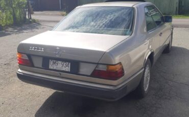 Mercedes-benz-300-ce-1988-silver-3