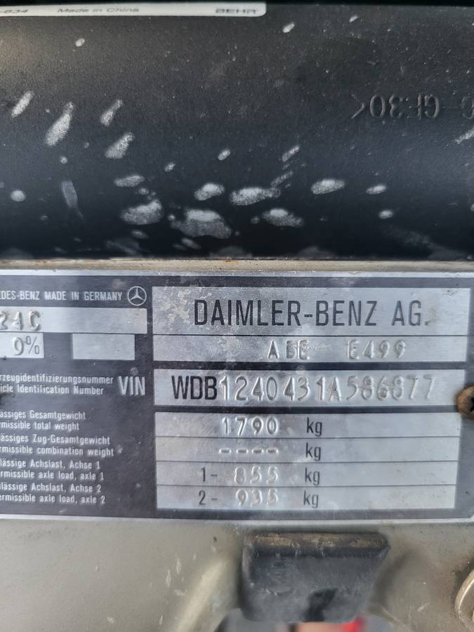 Mercedes-benz-300-ce-1988-silver-9