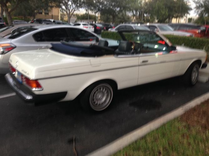 Mercedes-benz-300cd-1982-White-Blue-4