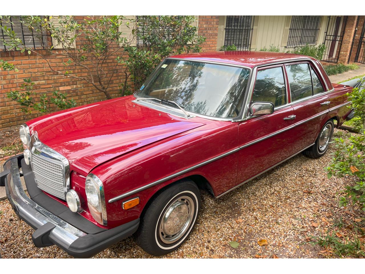 Mercedes-benz-300d-1976-Desert-Red-Palomino-Tan-12