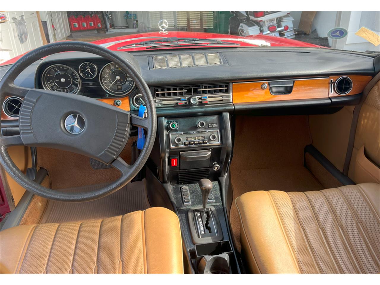 Mercedes-benz-300d-1976-Desert-Red-Palomino-Tan-14
