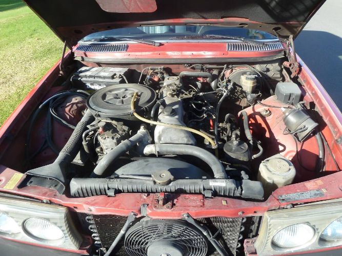Mercedes-benz-300d-1977-Signal-Red-Blue-Leather-22