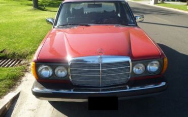 Mercedes-benz-300d-1977-Signal-Red-Blue-Leather