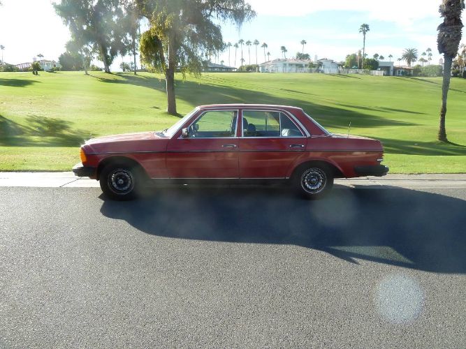 Mercedes-benz-300d-1977-Signal-Red-Blue-Leather-5