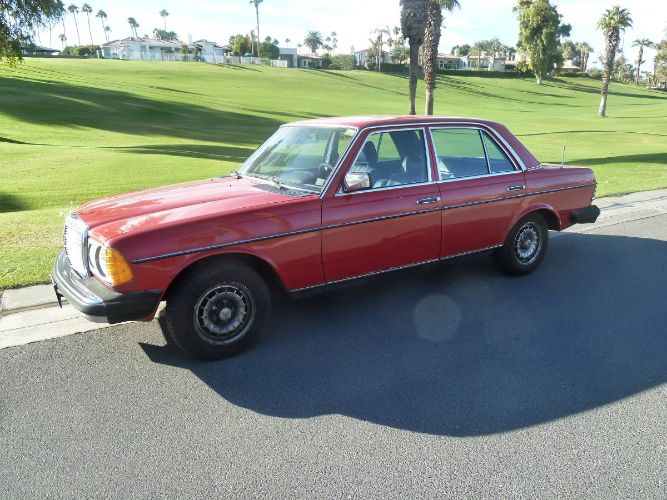 Mercedes-benz-300d-1977-Signal-Red-Blue-Leather-7