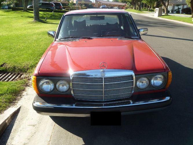Mercedes-benz-300d-1977-Signal-Red-Blue-Leather