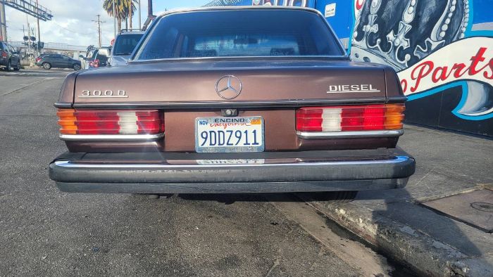 Mercedes-benz-300d-1980-Brown-3