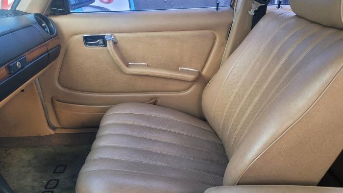 Mercedes-benz-300d-1980-Brown-7