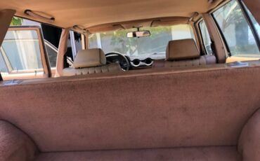 Mercedes-benz-300d-1980-Custom-Leather-3