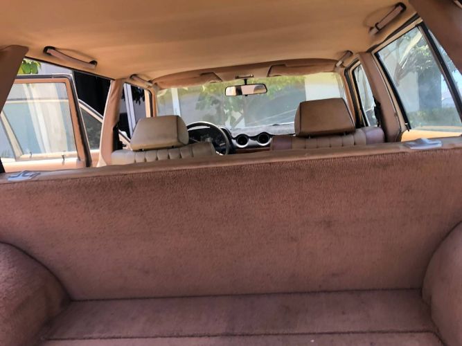 Mercedes-benz-300d-1980-Custom-Leather-3