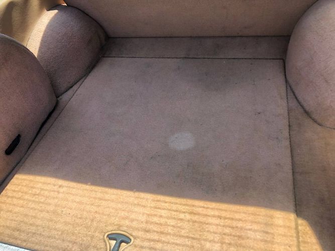 Mercedes-benz-300d-1980-Custom-Leather-4