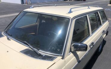 Mercedes-benz-300d-1980-Custom-Leather-8