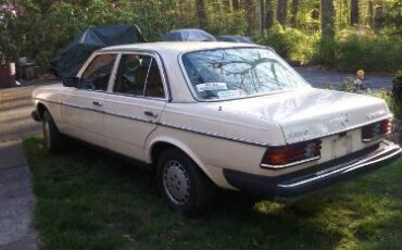 Mercedes-benz-300d-1982-Yellow-12