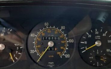 Mercedes-benz-300d-1982-Yellow-15