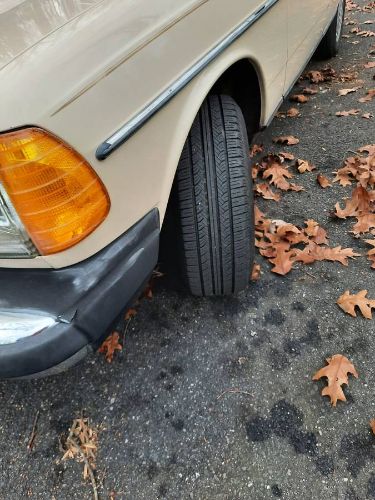Mercedes-benz-300d-1982-Yellow-2