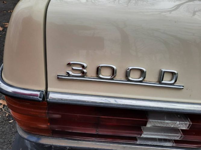 Mercedes-benz-300d-1982-Yellow-5