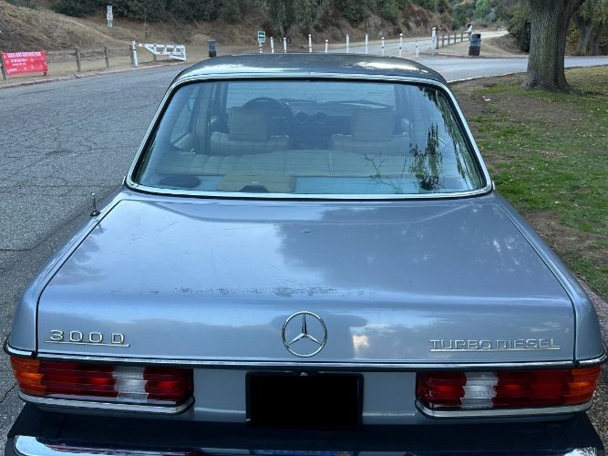 Mercedes-benz-300d-1983-Blue-1