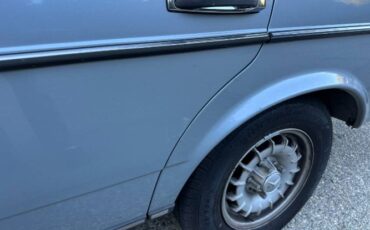 Mercedes-benz-300d-1983-Blue-11