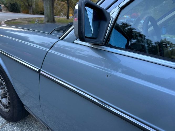 Mercedes-benz-300d-1983-Blue-16
