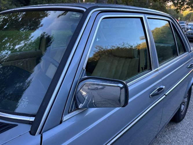 Mercedes-benz-300d-1983-Blue-17